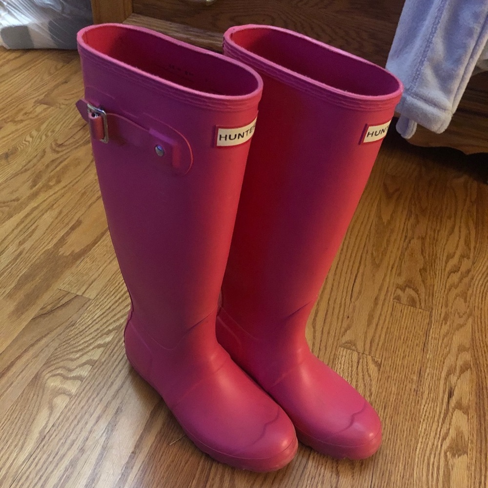 HUNTER BOOTS. Size 6. Pink